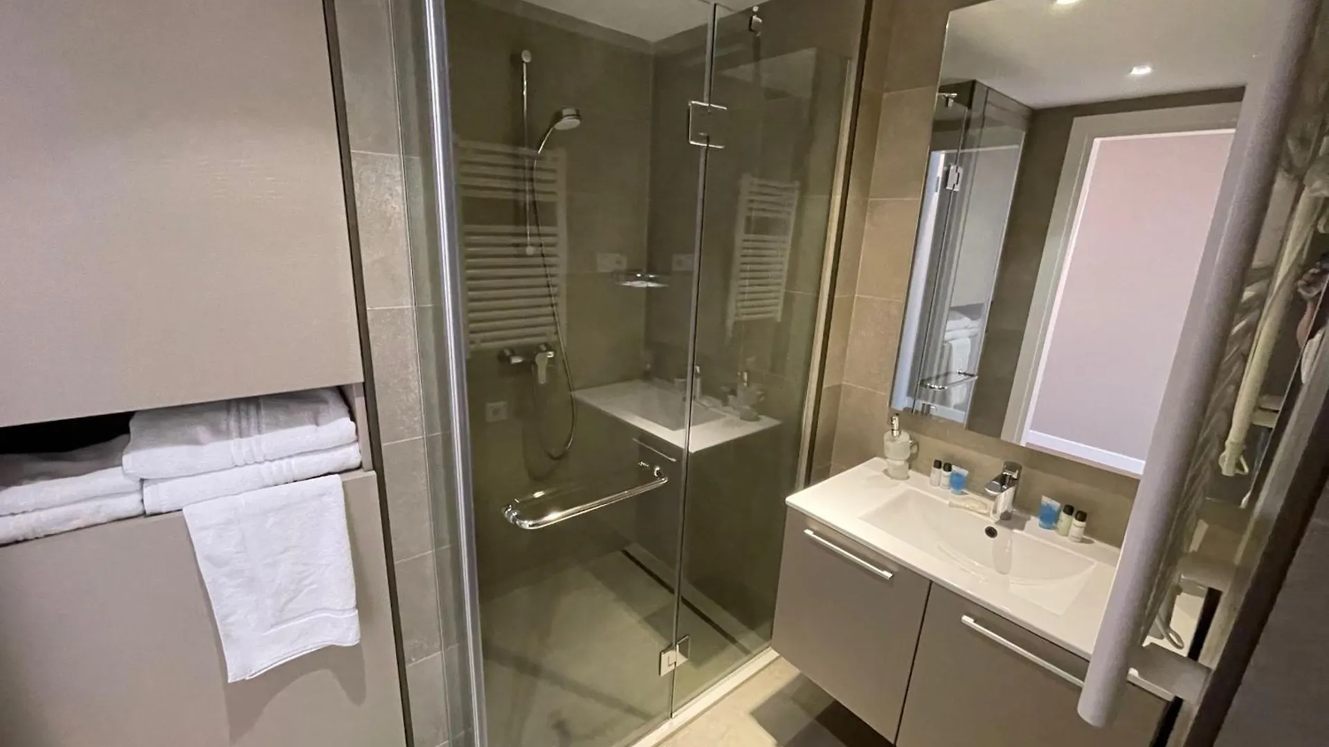 Poseidon Apartments Batumi 0*,  Grúzia